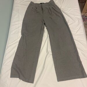 Holster, gray pinstriped Ultra High Rise Livvy Wide Leg, Sz Medium